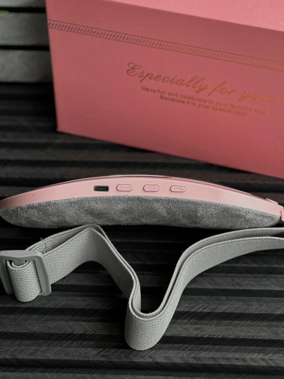 Period Pain Relief Massager for Women – Portable Heating & Vibration Device for Menstrual Cramps